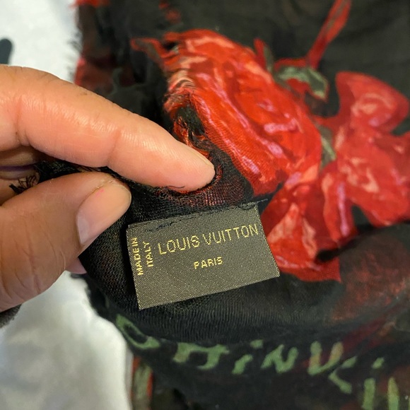 Fashion scarf black rose floral Louis Vuitton - Picture 3 of 6